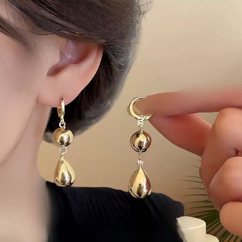 Metallic teardrop earrings